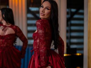 Se komplett profil för KyraReign