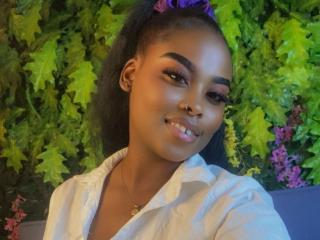 Se komplett profil för NaomiLoveHot