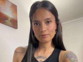 Ver la ficha detallada de NiaWhitee