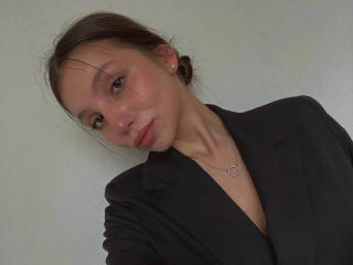 Se dtaljerede oplysninger for MaryroseCastine