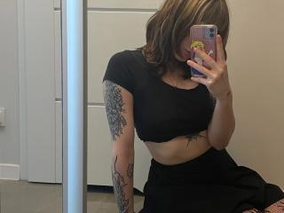 Se dtaljerede oplysninger for LaraHonig-hot