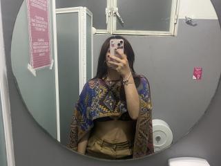 Xem hồ sơ đầy đủ của AngelinaNoAngel
