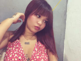 Se dtaljerede oplysninger for EstefyChaud