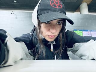 Se dtaljerede oplysninger for AmySpider