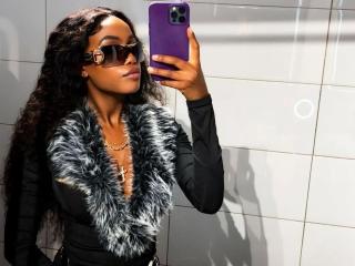 Lásd a EbonyDivaa-hot teljes profilját