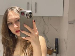 Lásd a ModelGyrl-hot teljes profilját