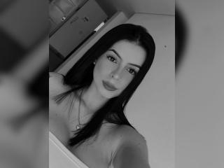 Lásd a IsabellaJames teljes profilját