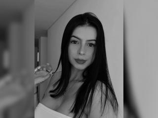 Lásd a IsabellaJames teljes profilját