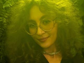 انظر إلى الملف المفصل لـ AlyceErway