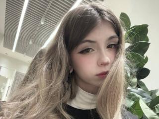 انظر إلى الملف المفصل لـ LauraleePenderel