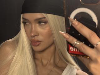 انظر إلى الملف المفصل لـ KamillaMoi