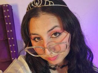 انظر إلى الملف المفصل لـ MaddieLesYoux