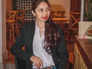 انظر إلى الملف المفصل لـ StephanieSun