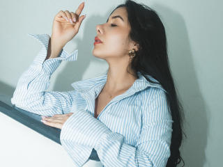 انظر إلى الملف المفصل لـ ArianaRogers