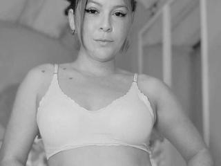 Obejrzyj kompletny profil MoonXVelvet