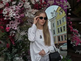 Ver la ficha detallada de LillianaWhang
