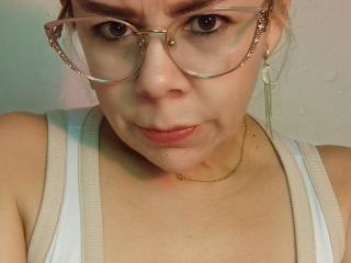 EmiliaMilf's Model Profile