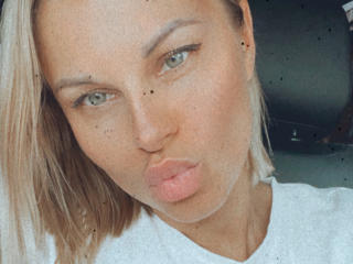 BelleLisaG's Model Profile