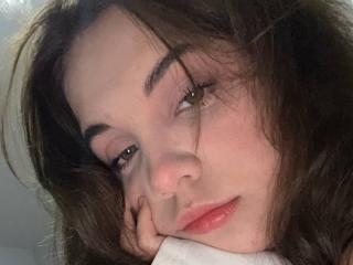 CarmelitaSeyfert's Model Profile