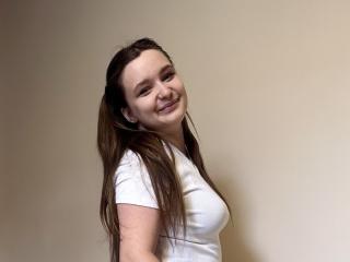 MagikPeachh's Model Profile