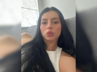 Vedere il profilo completo di IsabellaJames