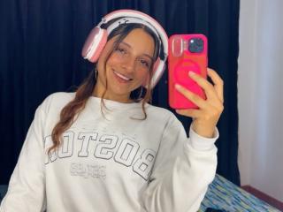 Ver la ficha detallada de SaarahJones