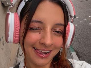 Ver la ficha detallada de SaarahJones