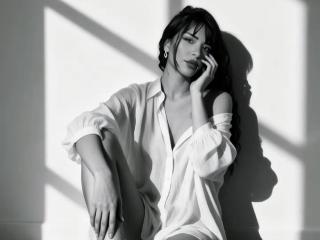 Ver la ficha detallada de MiaBellucci