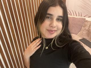 Voir la fiche détaillée de KatieDesirX