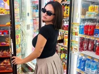 LeenaLei's Model Profile