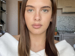 DaciaClose's Model Profile