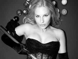 AvaQueen's Model Profile