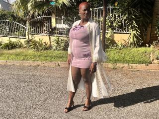 Tiarabae25's Model Profile