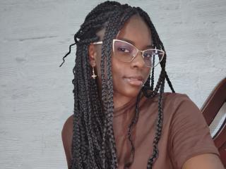 Keiniie's Model Profile