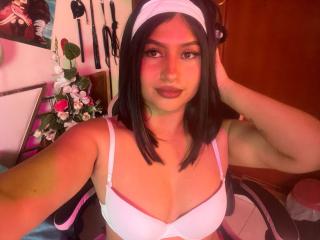 ZarayWhitMoreLove's Model Profile