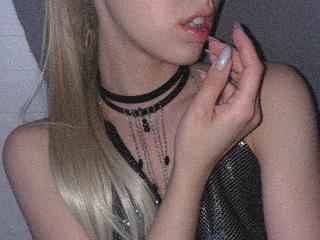 SandaHayslett's Model Profile
