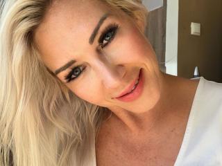 Cindy-Stone1-hot's Model Profile