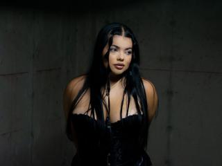 LaraJames's Model Profile
