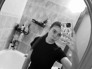 NicoleInfinity's Model Profile