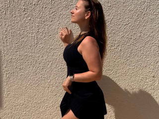 Mira-Moon-hot's Model Profile