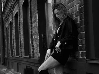 MaximinaMayhood's Model Profile