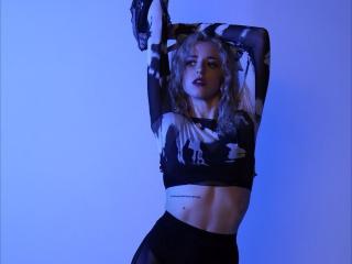MaximinaMayhood's Model Profile