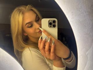 Se komplett profil för AlinaLemon