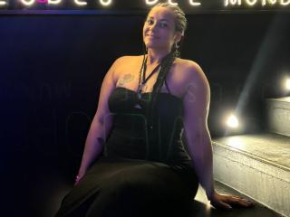 Se komplett profil för MichellMonet