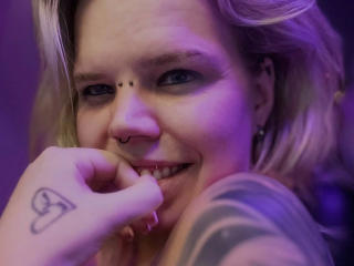 Ver la ficha detallada de JuliaAvarix-hot