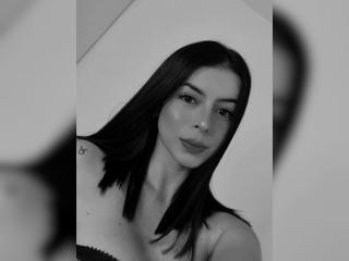 Xem hồ sơ đầy đủ của IsabellaJames