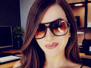 Se dtaljerede oplysninger for CameronViviane