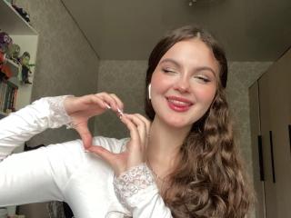 Se dtaljerede oplysninger for JulienneStradford