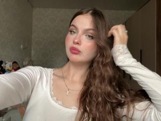 Se dtaljerede oplysninger for JulienneStradford