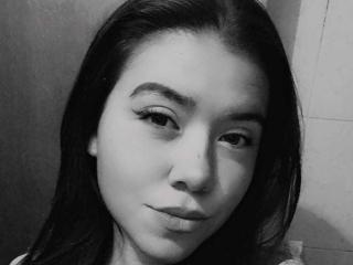 DayannaMora's Model Profile
